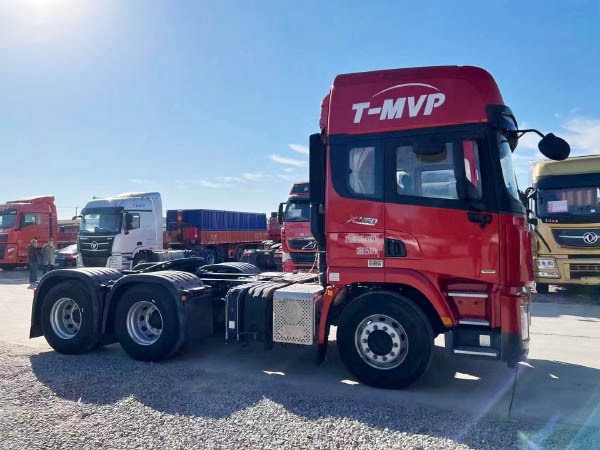 二手低顶牵引车