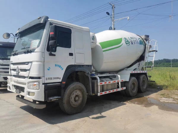 二手半挂搅拌车