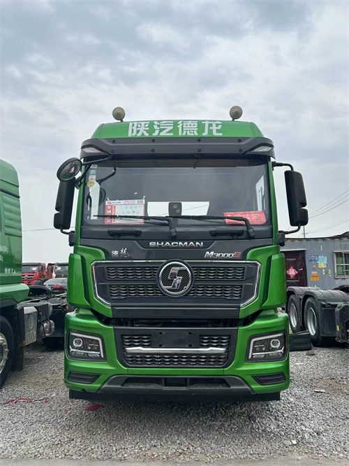 二手德龙新M3000S牵引车