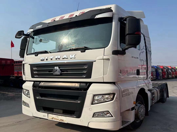 汕德卡单驱牵引车头