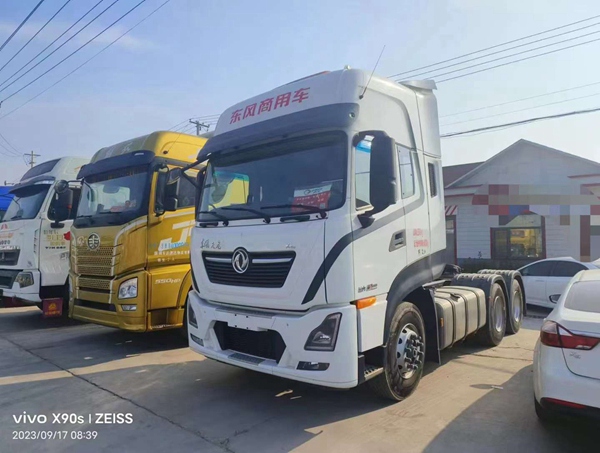 东风天龙KL465马力牵引车