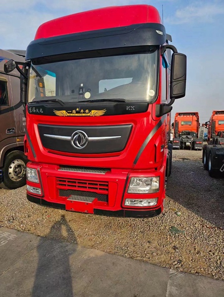 二手东风天龙旗舰560马力牵引车