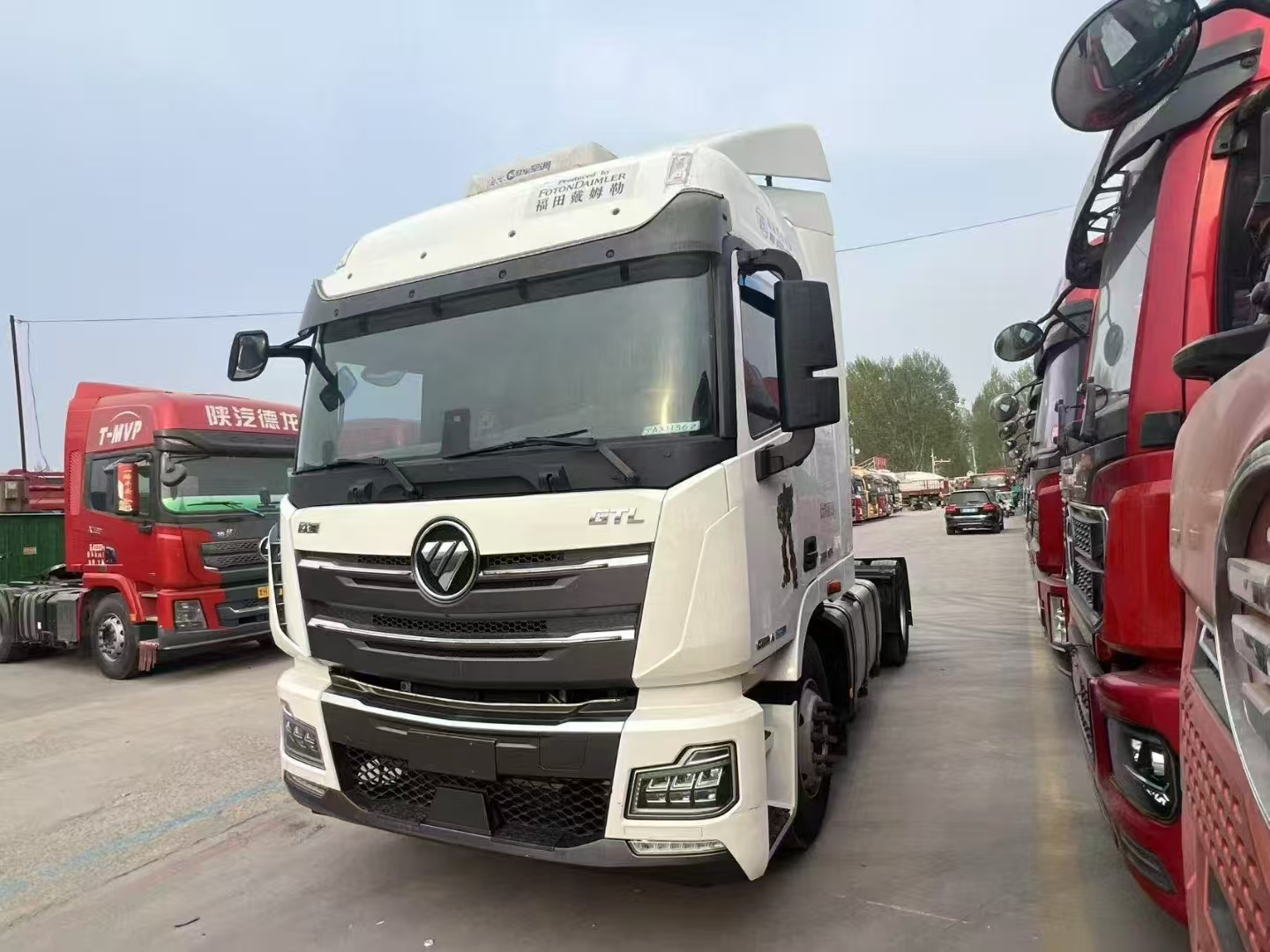 欧曼小银河520马力单驱气囊桥牵引车