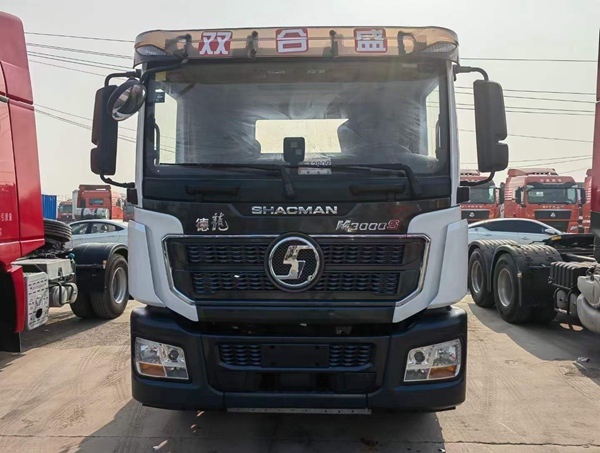 二手德龙M3000S矮顶牵引车