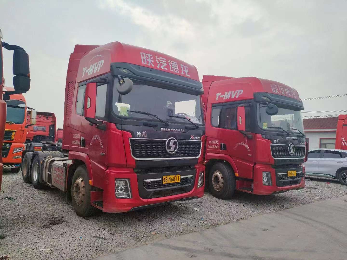 二手德龙X5000新能源牵引车