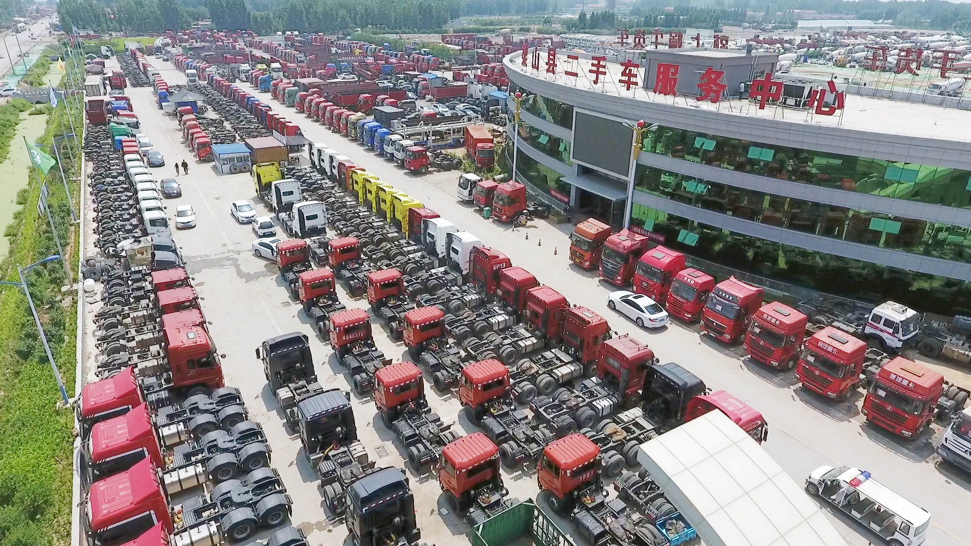 ac米兰合作体育平台
提醒货车司机出行路上“雾”必慢行，“雾”必注意行车安全