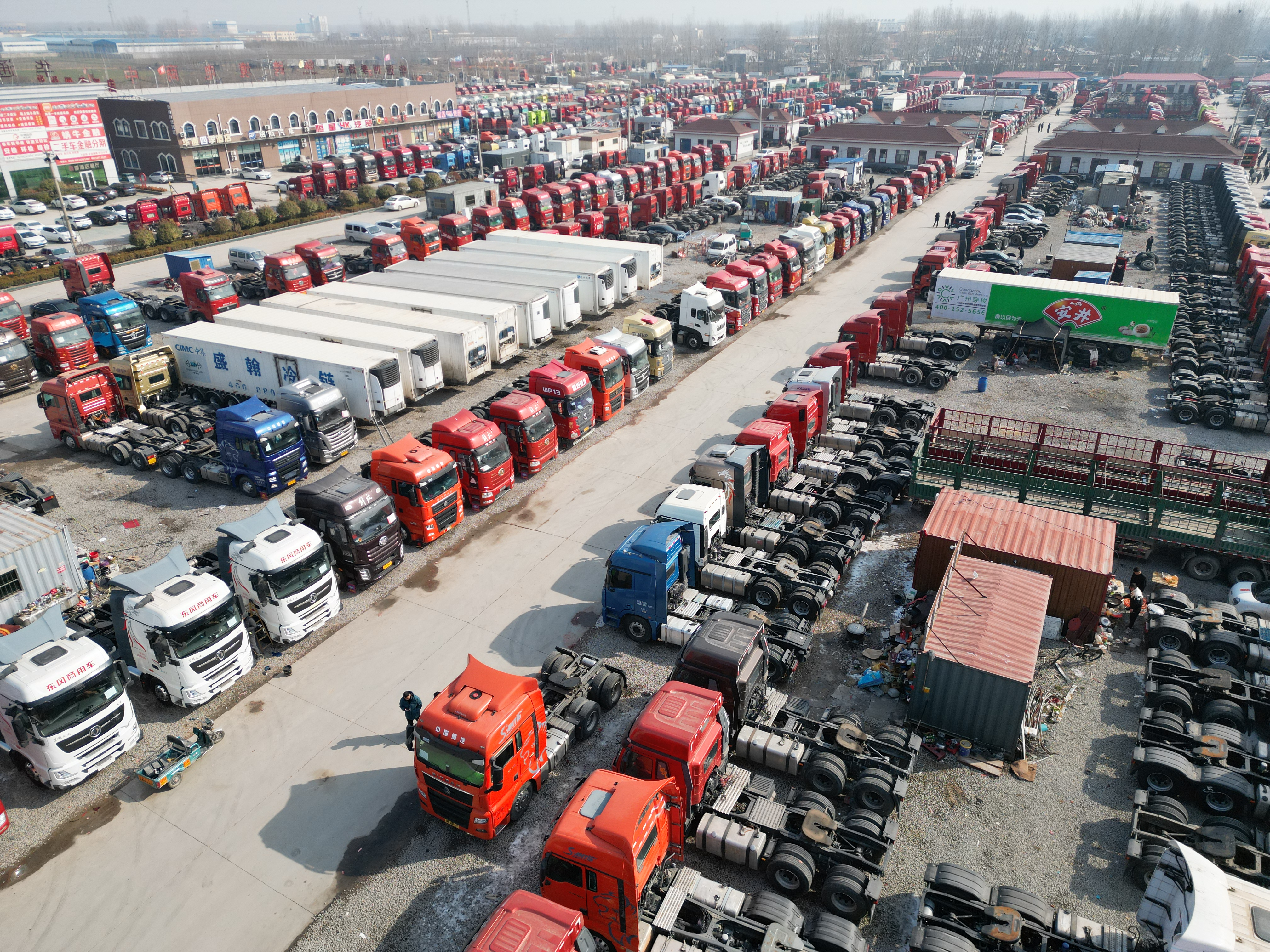 梁山华通二手货车市场里的老货车情缘：因为一个小划痕，坚定在这里买车的决定